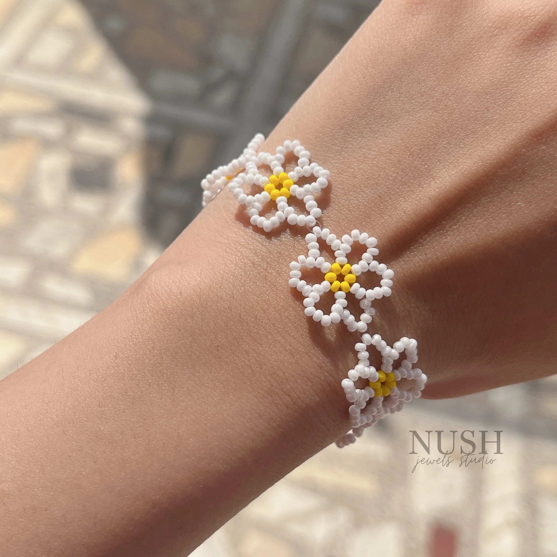 Daisy Lace